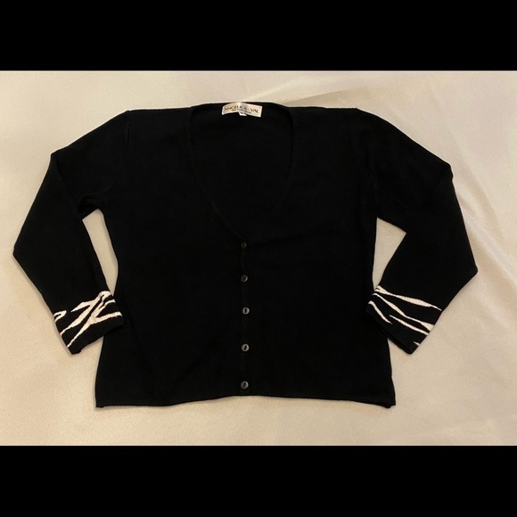 Angelica-Val Sweaters - ANGELICA-VAL Women’s Cropped V-Neck Cardigan, M